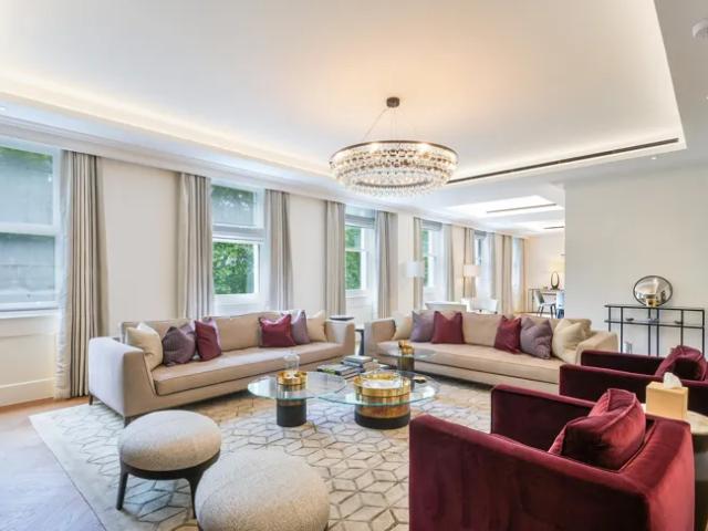 Apartment at Lowndes Square, City of Westminster