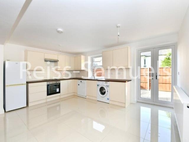 Apartment at Lockesfield Place, Greater London