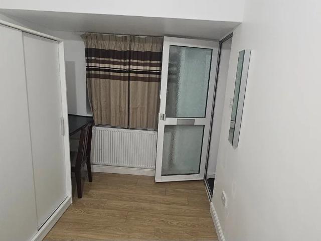 Apartment at Long Elmes, Greater London