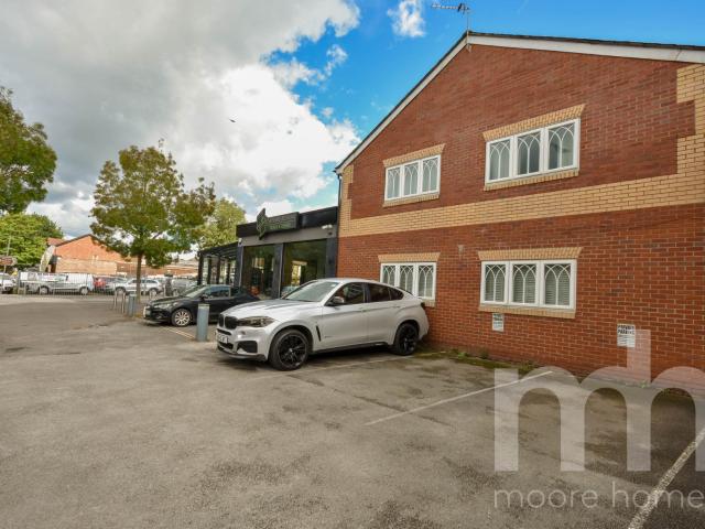 Apartment at London Road South, Poynton