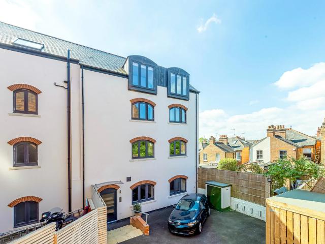 Apartment at London Road, St Albans