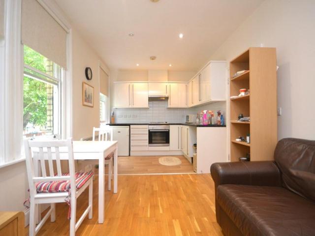 Apartment at London Road, Reading