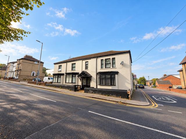 Apartment at Lorne Road, Brentwood