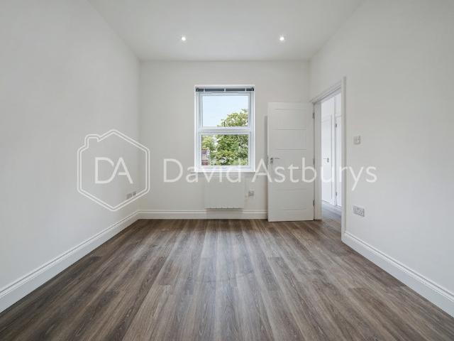Apartment at Lauradale Road, Greater London