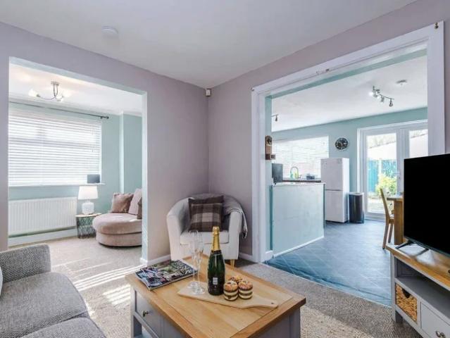 Apartment at Lawnswood Grove, Elton
