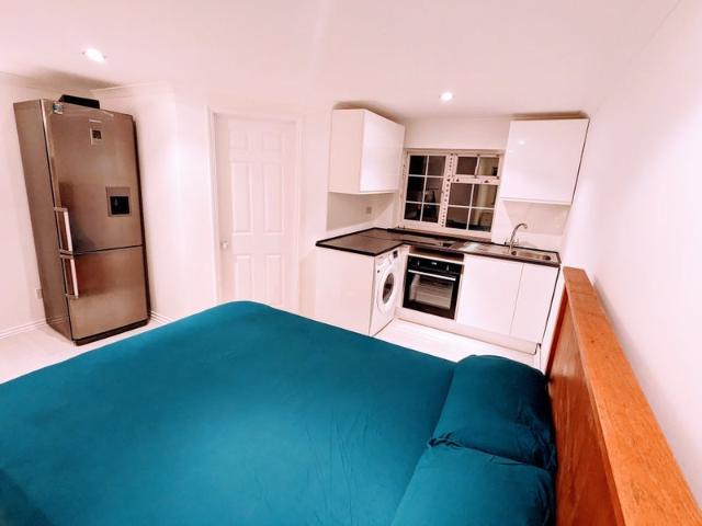 Apartment at Lawrence Way, Slough