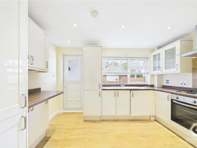 Apartment at Ladbroke Road, Reigate and Banstead