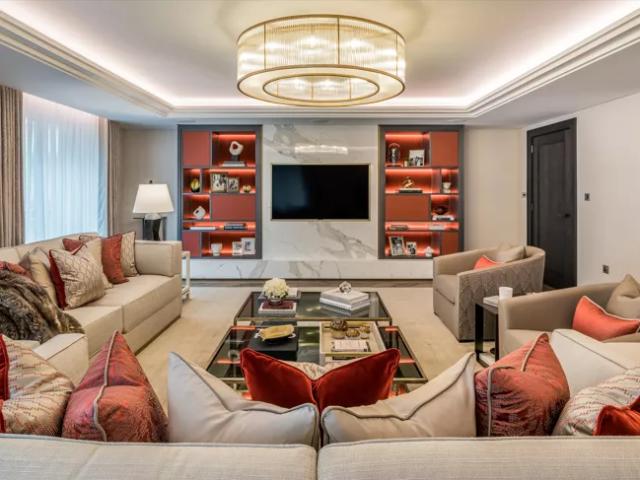 Apartment at Lancelot Place, City of Westminster