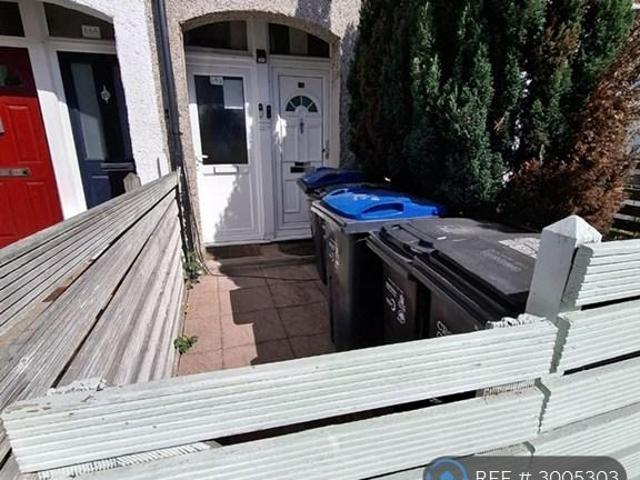 Apartment at Lancing Road, Greater London