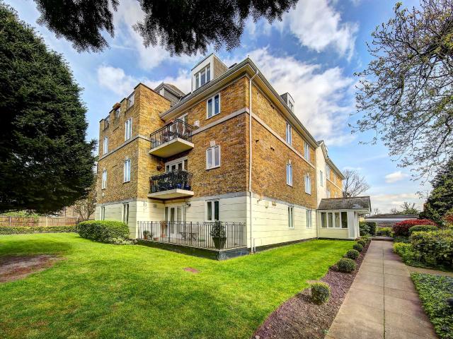 Apartment at Lansdowne Road, Greater London
