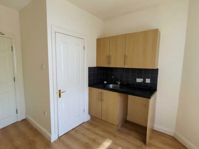 Apartment at Leeside Crescent, Greater London