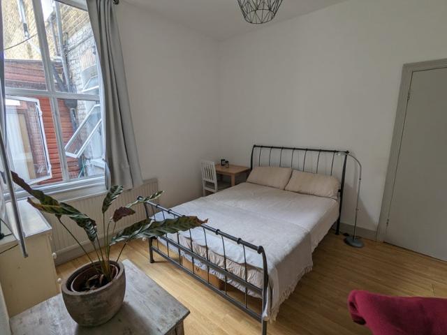 Apartment at Leighton Gardens, Greater London