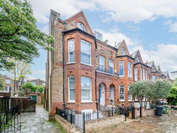 Apartment at Leigh Road, Greater London