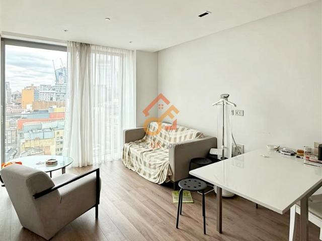 Apartment at Leman Street, Greater London