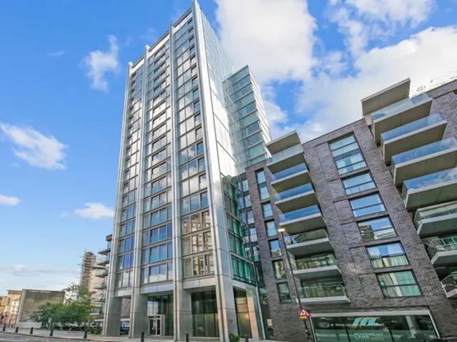 Apartment at Leman Street, Greater London