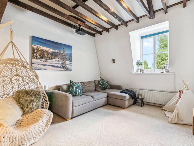 Apartment at Lennox Gardens, Greater London