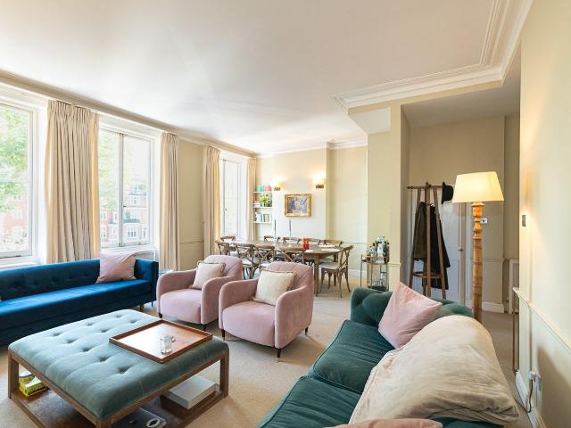 Apartment at Lennox Gardens, Greater London
