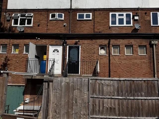 Apartment at Lenthall Avenue, Grays