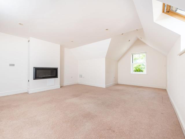 Apartment at Little Orchard Place, Elmbridge