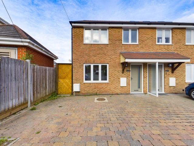Apartment at Lime Grove, Greater London
