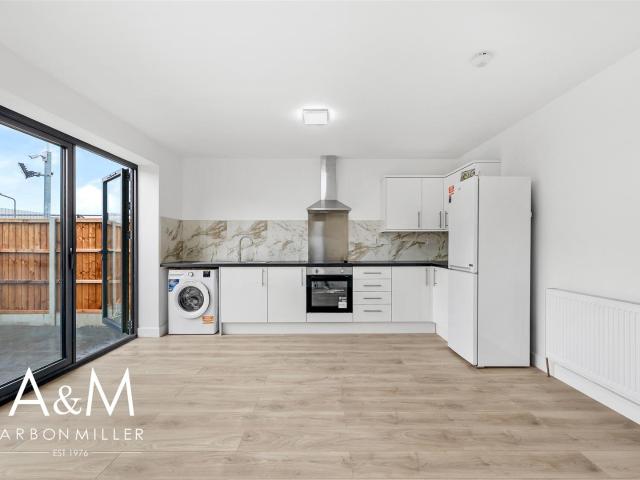 Apartment at Limes Avenue, Epping Forest