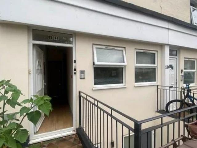 Apartment at Lind Road, Greater London