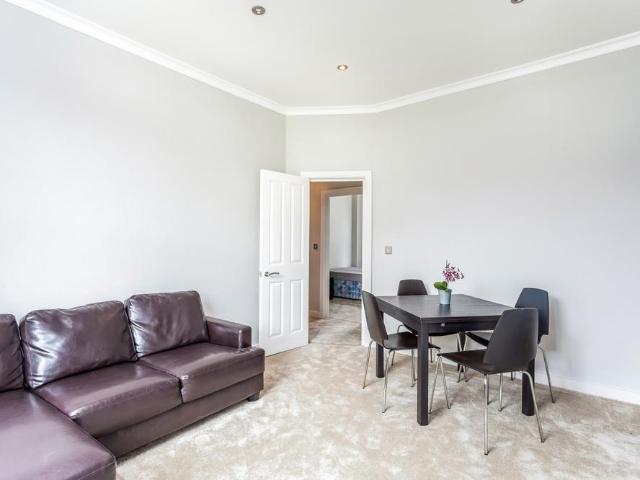 Apartment at Luxborough Street, City of Westminster