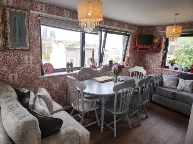 Apartment at Luxembourg Mews, Greater London