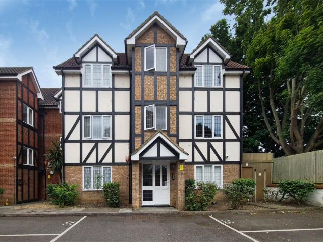 Apartment at Lulworth Crescent, London
