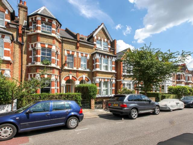 Apartment at Lynette Avenue, Greater London