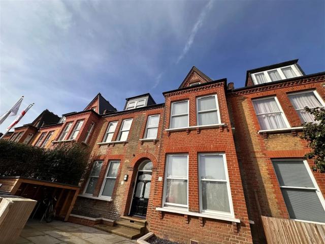 Apartment at Mount View Road, Greater London