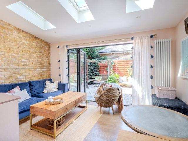 Apartment at Montague Road, Greater London
