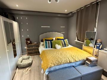 Apartment at Morden Road, Greater London