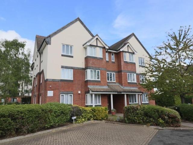 apartment at Mayfield Road, Walton on Thames