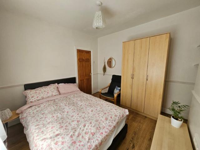 Apartment at Mayfield Road, Greater London