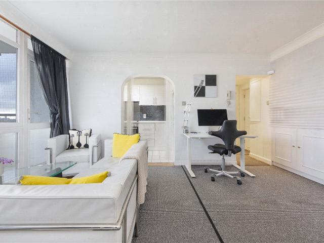 Apartment at Maida Vale, City of Westminster
