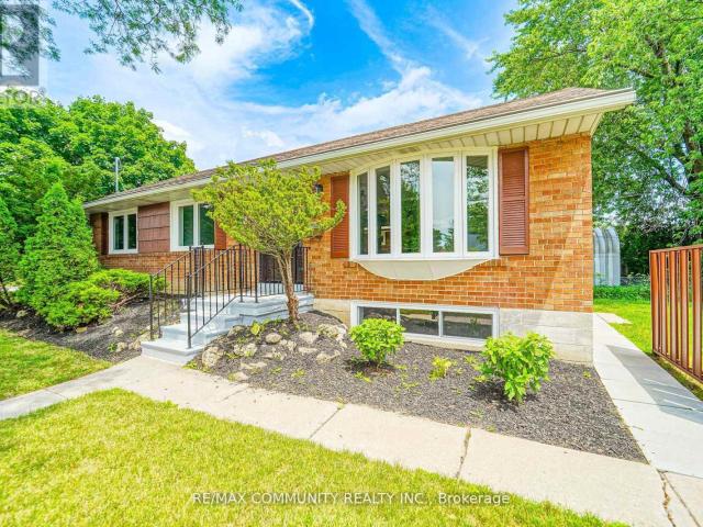 apartment at MAIN 43 CHRISTINA CRESCENT, Toronto, Ontario, M1R4H7
