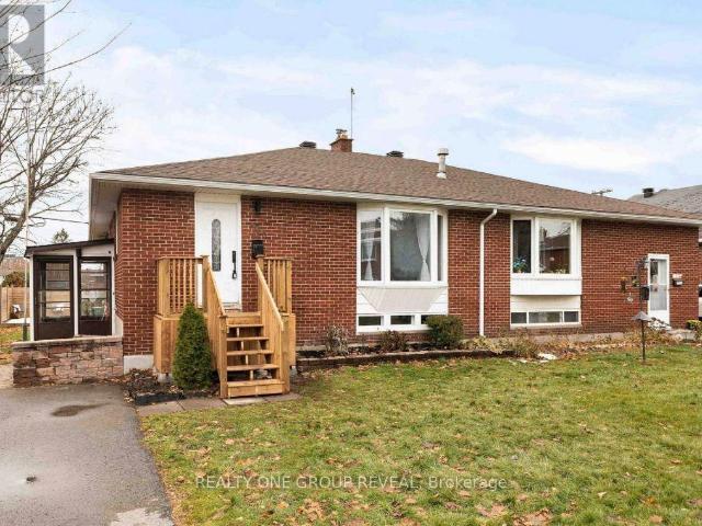 apartment at MAIN 756 CUMMINGS AVENUE, Ottawa, Ontario, K1K2L1
