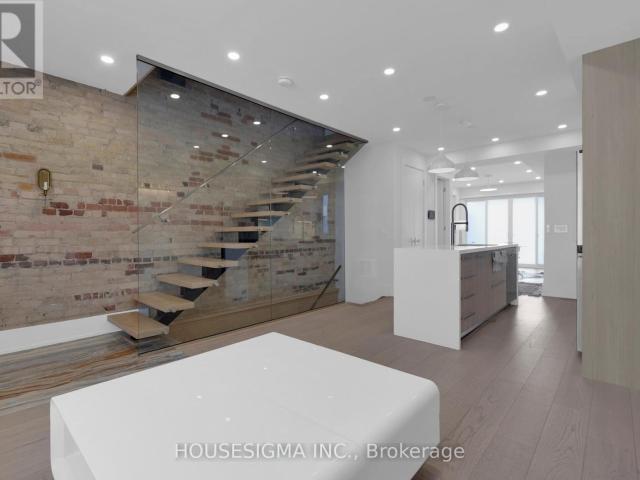 apartment at MAIN 274 ROXTON ROAD, Toronto, Ontario, M6G3P9