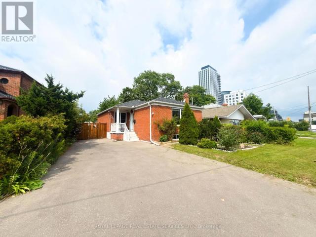apartment at MAIN 290 THE EAST MALL, Toronto, Ontario, M9B3Z3