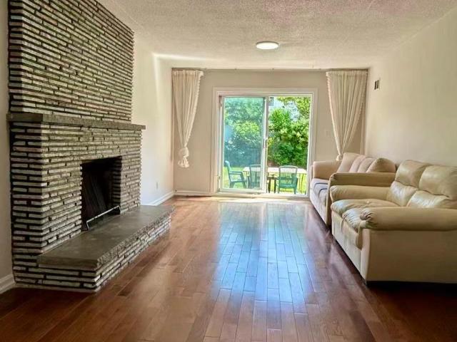 apartment at MAIN + UPPER 31 SILAS HILL DRIVE, Toronto, Ontario, M2J2X8