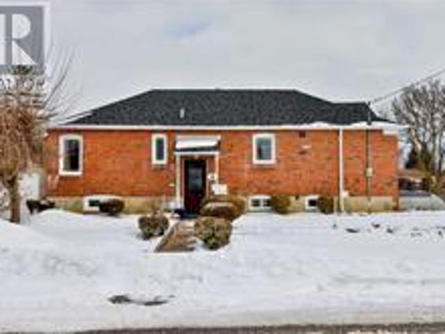 apartment at MAIN FLOOR – 4 PRINCEMERE CRESCENT