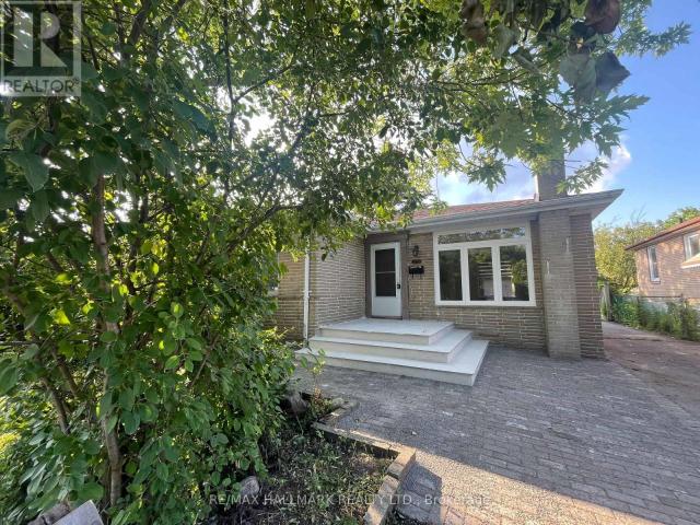 apartment at MAIN FLOOR – 116 CARTIER CRESCENT