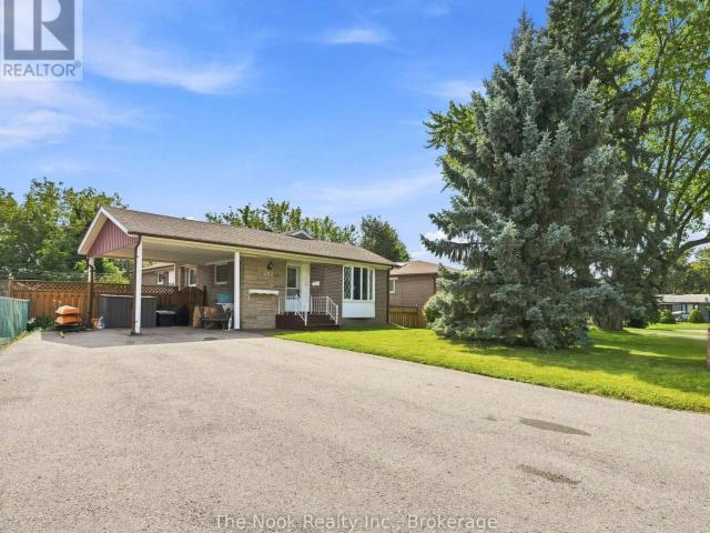 apartment at MAIN FLOOR – 1469 DRAVA STREET