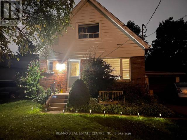 apartment at MAIN FLOOR 34 SINGLETON ROAD, Toronto, Ontario, M1R1H9