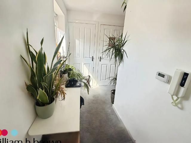 Apartment at Malthouse Drive, Grays