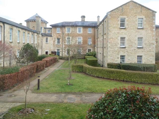 Apartment at Mandelbrote Drive, Oxford