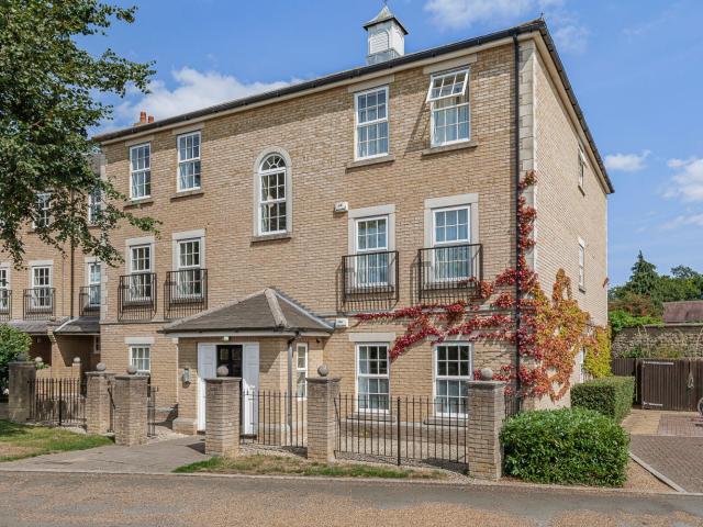 Apartment at Mandelbrote Drive, Littlemore