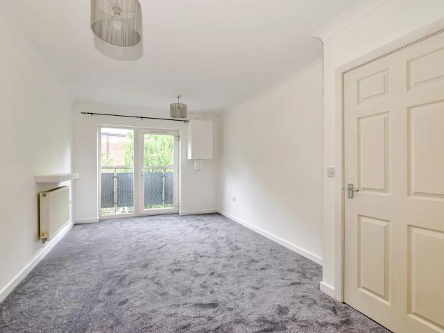 Apartment at Manhattan Avenue, Watford