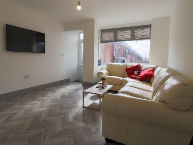 Apartment at Manor Avenue, Leeds